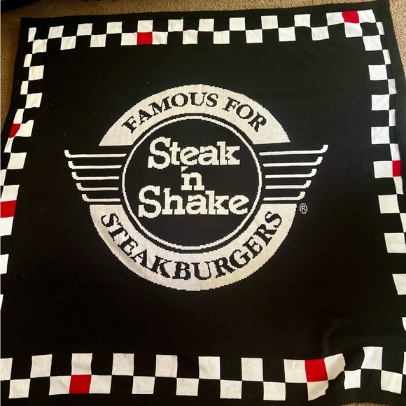 Steak 'n Shake collectible knit logo Blanket.  63” x 63”. MINT CONDITION. - Picture 2 of 4